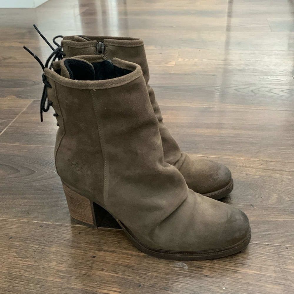 Bos & Co Barlow Suede
Leather Women's Booties Size 40